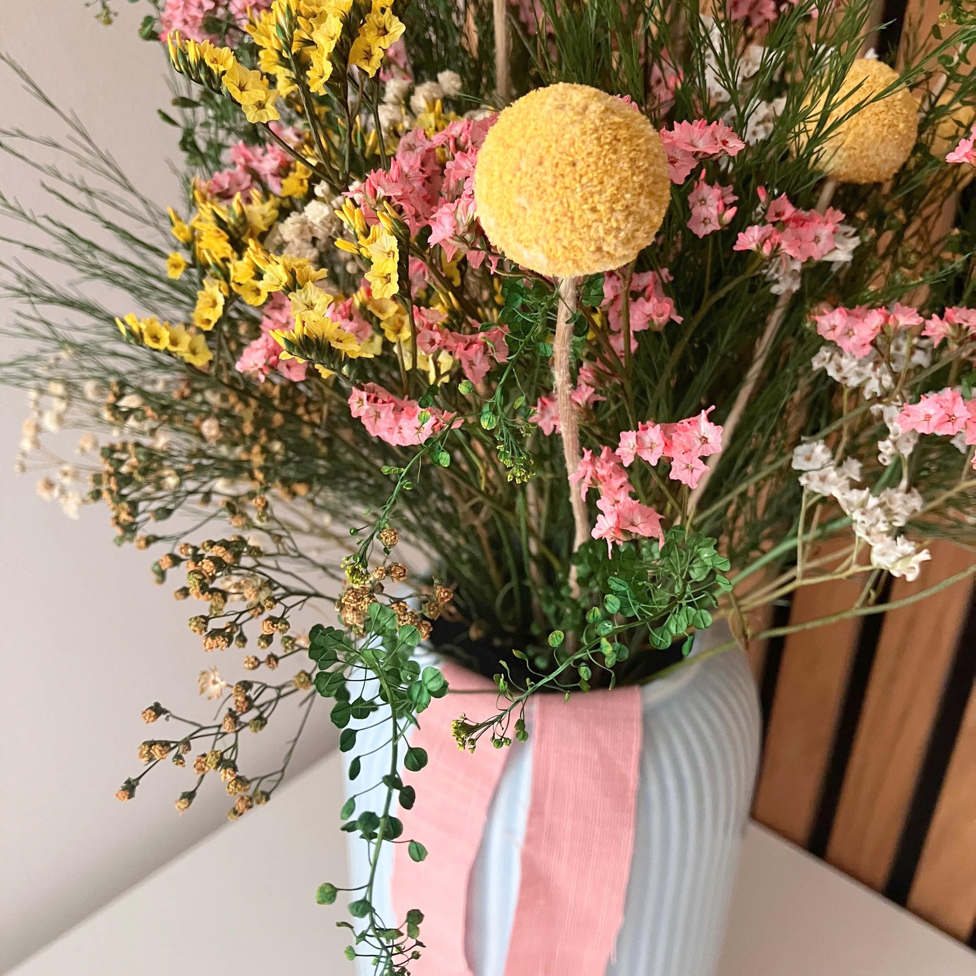 Kytice ze stabilizovaných květin Rozkvetlá louka, detail