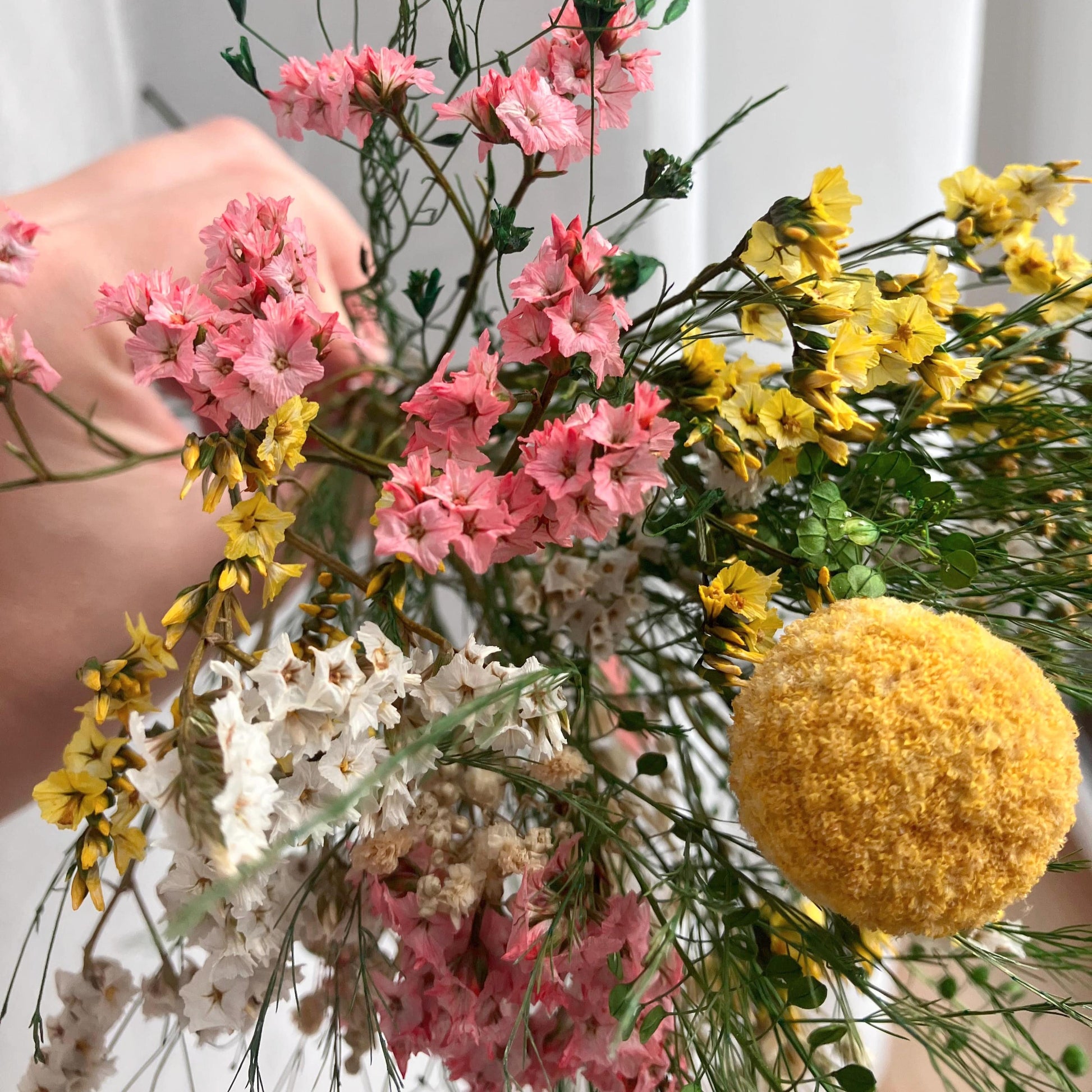 Minikytice ze stabilizovaných květin Rozkvetlá louka, detail