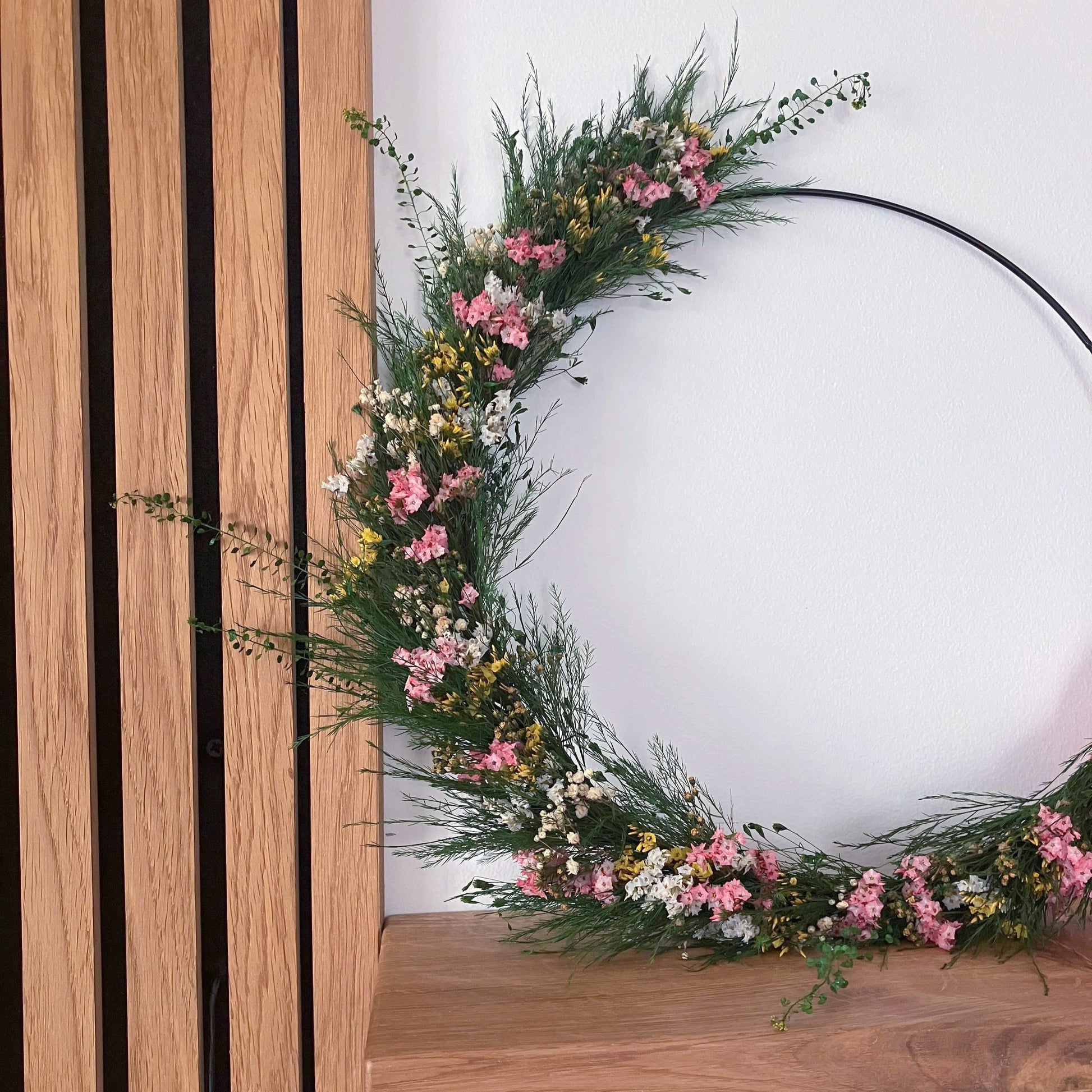 Věnec ze stabilizovaných květin Rozkvetlá louka